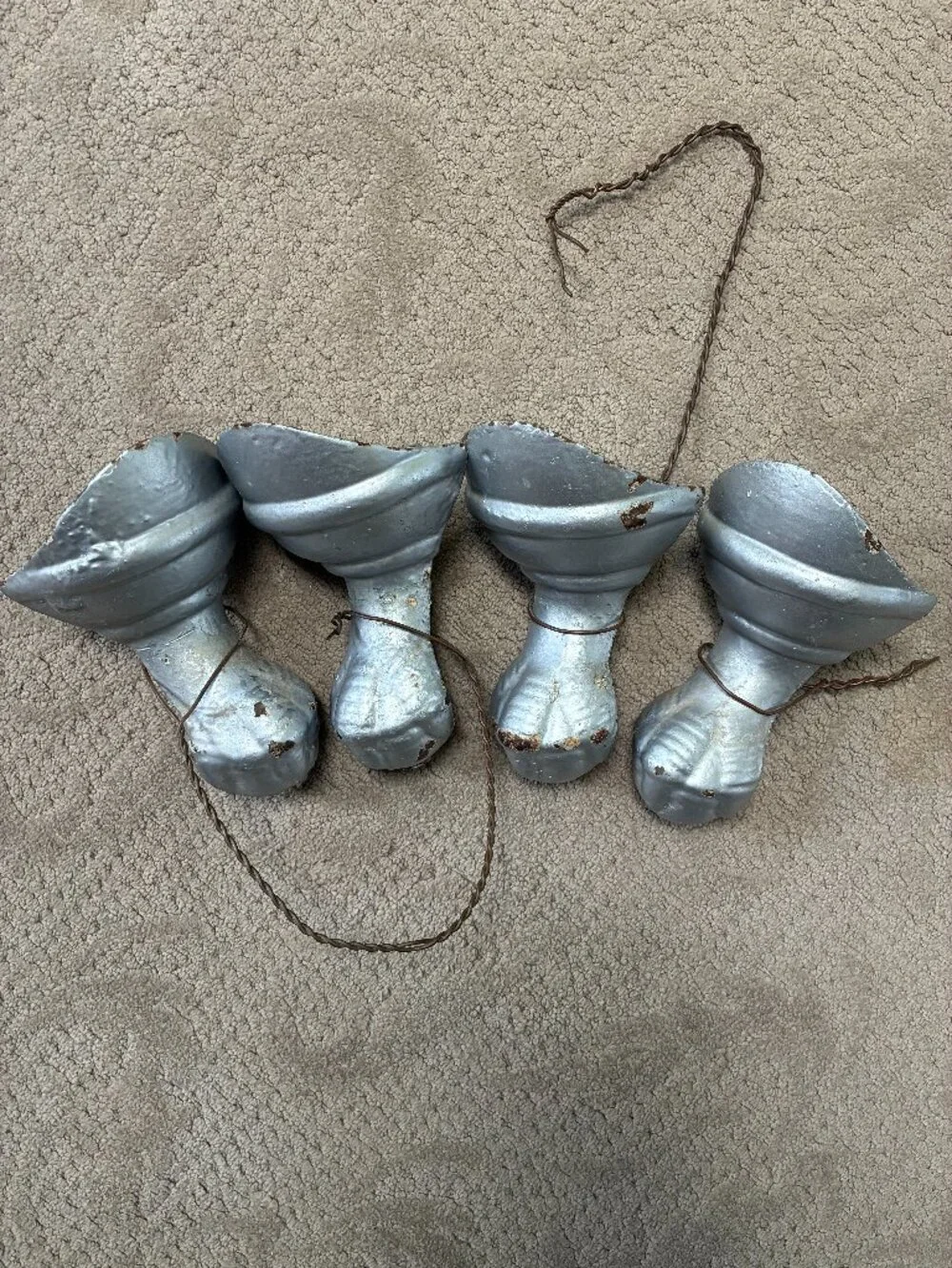 Set Of 4 Antique Cast Iron Tub Ball Claw Bathtub Feet Legs
